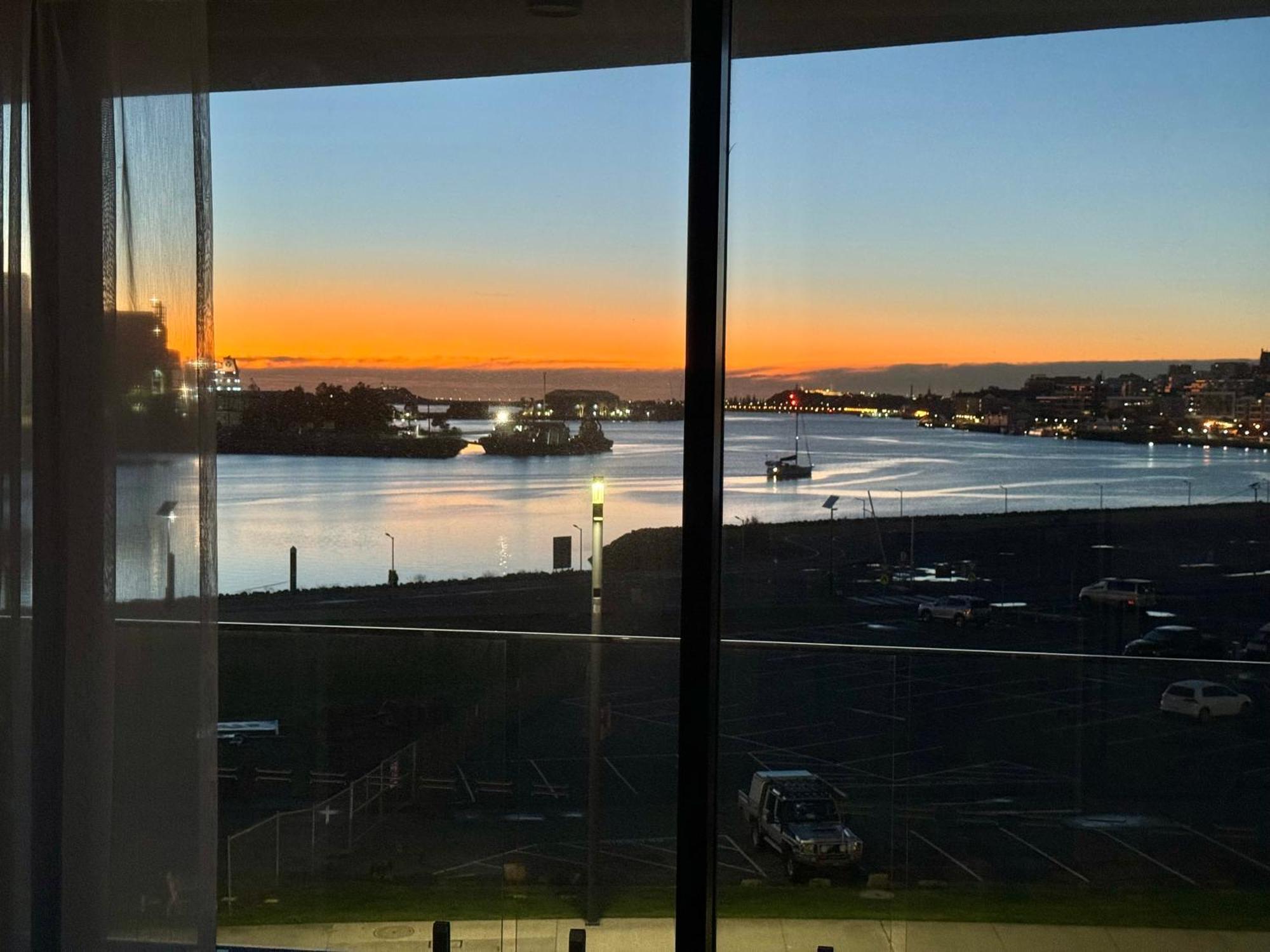 Harbour Towers, Newcastle'S Elite Apartment Stays, Free Parking & Tram Access Eksteriør billede
